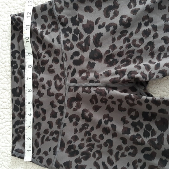 Varley Small Animal Leopard Cheetah Print Leggings - Picture 12 of 15